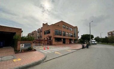 Arriendo apartamento en conjunto cerrado de Madrid $950.000