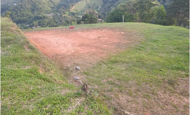 LOTE CON MUY LINDA VISTA EN YOLOMBÓ A 8 KMS DE CISNEROS