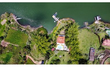 VENTA DE FINCA + 2 LOTES EN GUATAPÉ.ANTIOQUIA