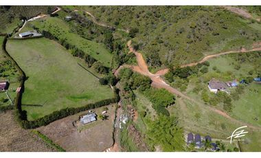 VENTA DE FINCA + 2 LOTES EN GUATAPÉ.ANTIOQUIA