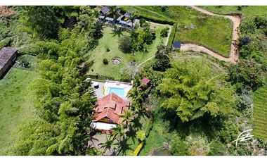 VENTA DE FINCA + 2 LOTES EN GUATAPÉ.ANTIOQUIA