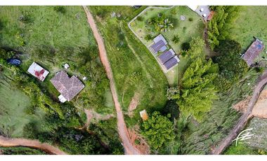 VENTA DE FINCA + 2 LOTES EN GUATAPÉ.ANTIOQUIA