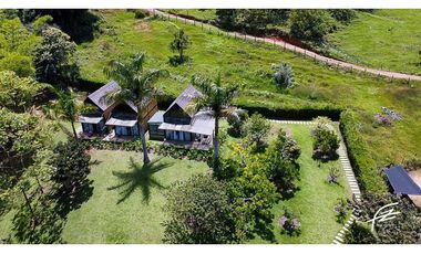 VENTA DE FINCA + 2 LOTES EN GUATAPÉ.ANTIOQUIA