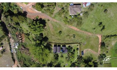VENTA DE FINCA + 2 LOTES EN GUATAPÉ.ANTIOQUIA