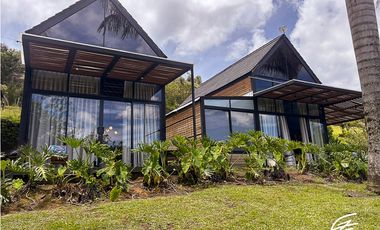 VENTA DE FINCA + 2 LOTES EN GUATAPÉ.ANTIOQUIA