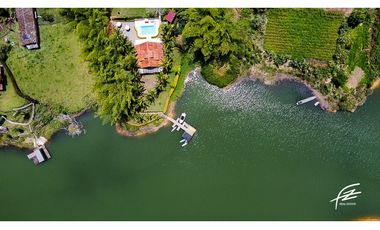 VENTA DE FINCA + 2 LOTES EN GUATAPÉ.ANTIOQUIA