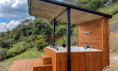 CASA FINCA EN VENTA EN GUATAPÉ, ANTIOQUIA