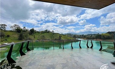 CASA FINCA EN VENTA EN GUATAPÉ, ANTIOQUIA