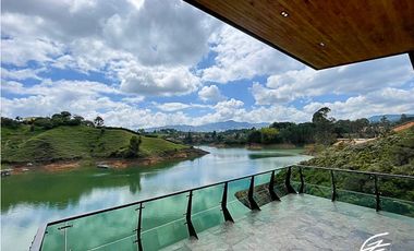 CASA FINCA EN VENTA EN GUATAPÉ, ANTIOQUIA