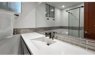 Apartaestudio En San Fernando Plaza