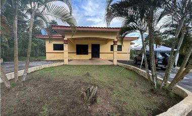 VENTA DE CASA CON TERRENO EN BUGABA 5,000 METROS