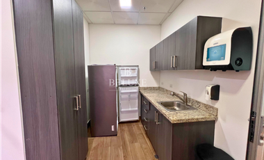 ALQUILER OFICINA AMOBLADA EN COSTA DEL ESTE, PH PLAZA DEL ESTE (13)