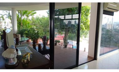 BETANIA / EL AVANCE / 808.25M / 4 HABITACION / PISCINA / 2 NIVELES JC