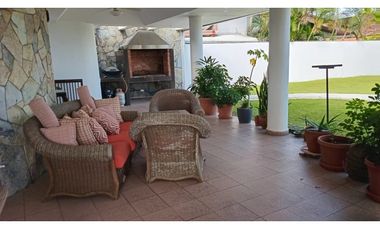 BETANIA / EL AVANCE / 808.25M / 4 HABITACION / PISCINA / 2 NIVELES JC