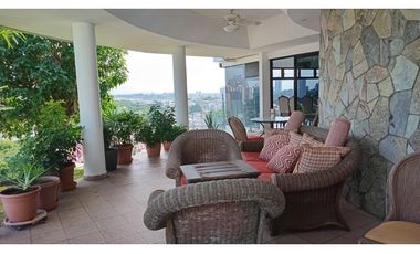 BETANIA / EL AVANCE / 808.25M / 4 HABITACION / PISCINA / 2 NIVELES JC