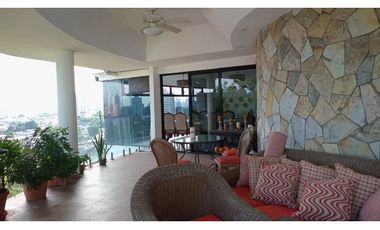 BETANIA / EL AVANCE / 808.25M / 4 HABITACION / PISCINA / 2 NIVELES JC