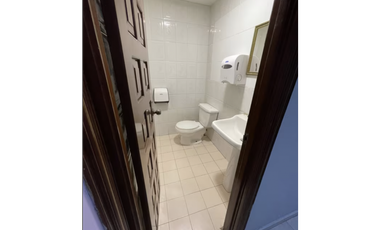 OBARRIO / PH OMEGA / 114M / DIVISIONES / OFICINAS CERRADAS / 2 PARKING