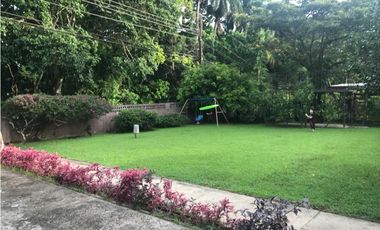 Remate de Casa en Residencial cerrado Las Cumbres # 2144 cvd