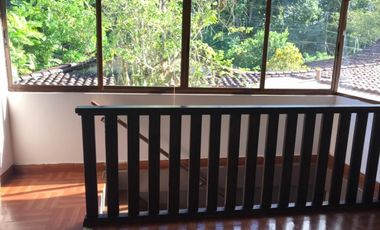 Remate de Casa en Residencial cerrado Las Cumbres # 2144 cvd