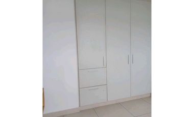 SE ALQUILA APARTAMENTO SEMI AMOBLADO EN EL CRISOL DE 3 RECAMARAS