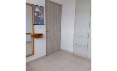 SE ALQUILA APARTAMENTO SEMI AMOBLADO EN EL CRISOL DE 3 RECAMARAS