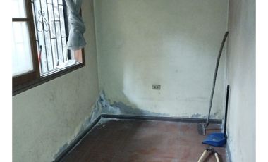 Arayabroker Vende Excelente Propiedad Con Galpón En San Migu