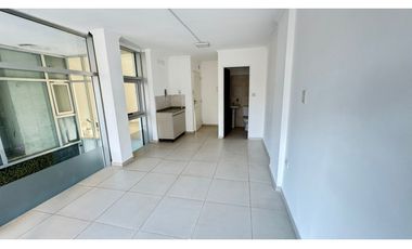 Venta de local en calle Yrigoyen