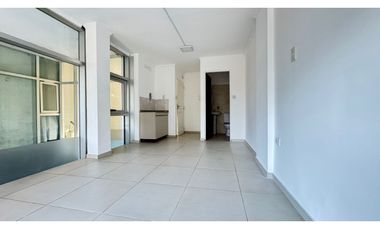 Venta de local en calle Yrigoyen