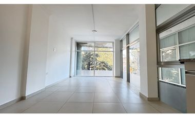 Venta de local en calle Yrigoyen