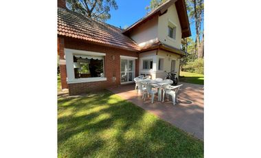 BONITA CASA EN CARILO