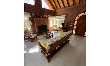 BONITA CASA EN CARILO