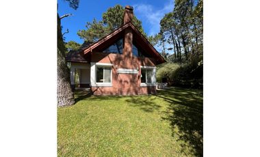 BONITA CASA EN CARILO