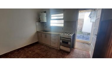 ALQUILER 24 MESES CASA 3 AMBIENTES CON GARAGE - Bº VILLA LOURDES