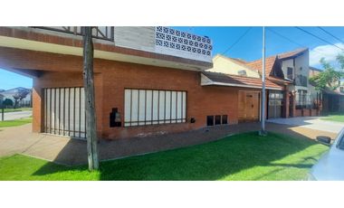 ALQUILER 24 MESES CASA 3 AMBIENTES CON GARAGE - Bº VILLA LOURDES