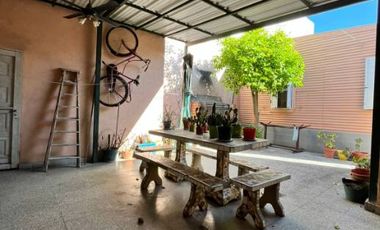 Casa para 2 Familias en venta en Avellaneda Este