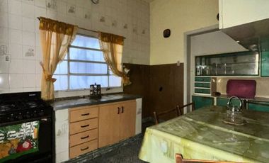 Casa para 2 Familias en venta en Avellaneda Este
