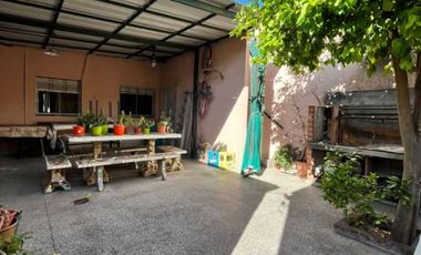 Casa para 2 Familias en venta en Avellaneda Este