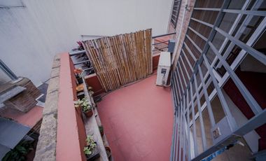 VENTA CASA 5 AMBIENTES COLEGIALES