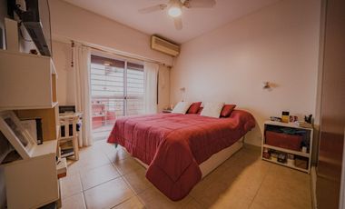 VENTA CASA 5 AMBIENTES COLEGIALES