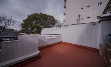 VENTA CASA 5 AMBIENTES COLEGIALES