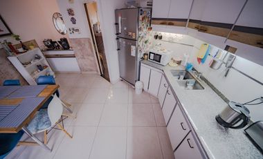 VENTA CASA 5 AMBIENTES COLEGIALES