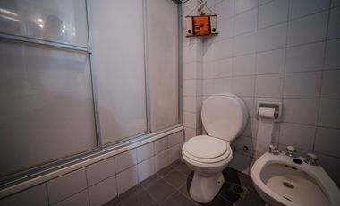 VENTA CASA 5 AMBIENTES COLEGIALES