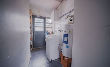 VENTA CASA 5 AMBIENTES COLEGIALES