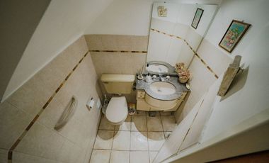 VENTA CASA 5 AMBIENTES COLEGIALES