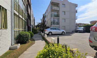 Departamento en Venta en Metro Rodrigo de Araya / Bajos GGCC