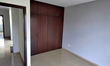 ESPECTACULAR CASA EN RENTA EL SOLARES 6 HABITACIONES 5 BAÑOS COMPLETOS