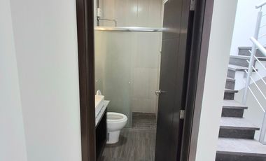 ESPECTACULAR CASA EN RENTA EL SOLARES 6 HABITACIONES 5 BAÑOS COMPLETOS