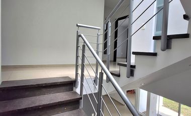 ESPECTACULAR CASA EN RENTA EL SOLARES 6 HABITACIONES 5 BAÑOS COMPLETOS