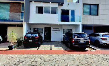 ESPECTACULAR CASA EN RENTA EL SOLARES 6 HABITACIONES 5 BAÑOS COMPLETOS