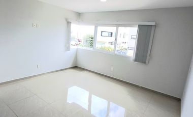 ESPECTACULAR CASA EN RENTA EL SOLARES 6 HABITACIONES 5 BAÑOS COMPLETOS